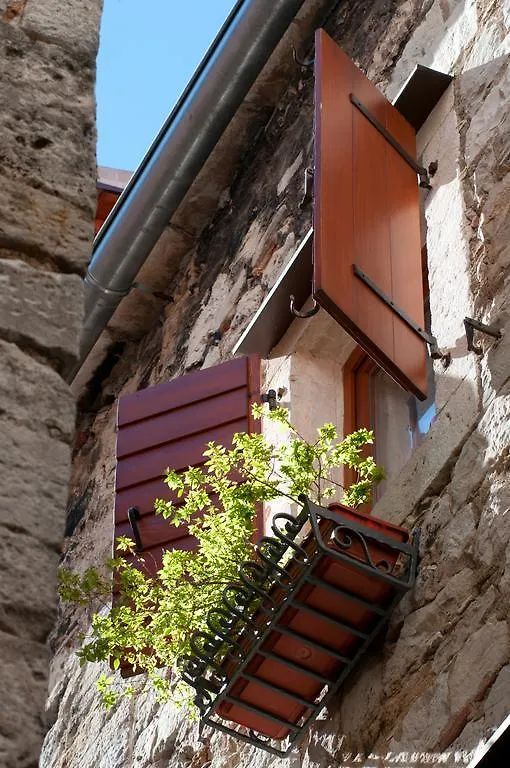 Apartments Salvezani Split