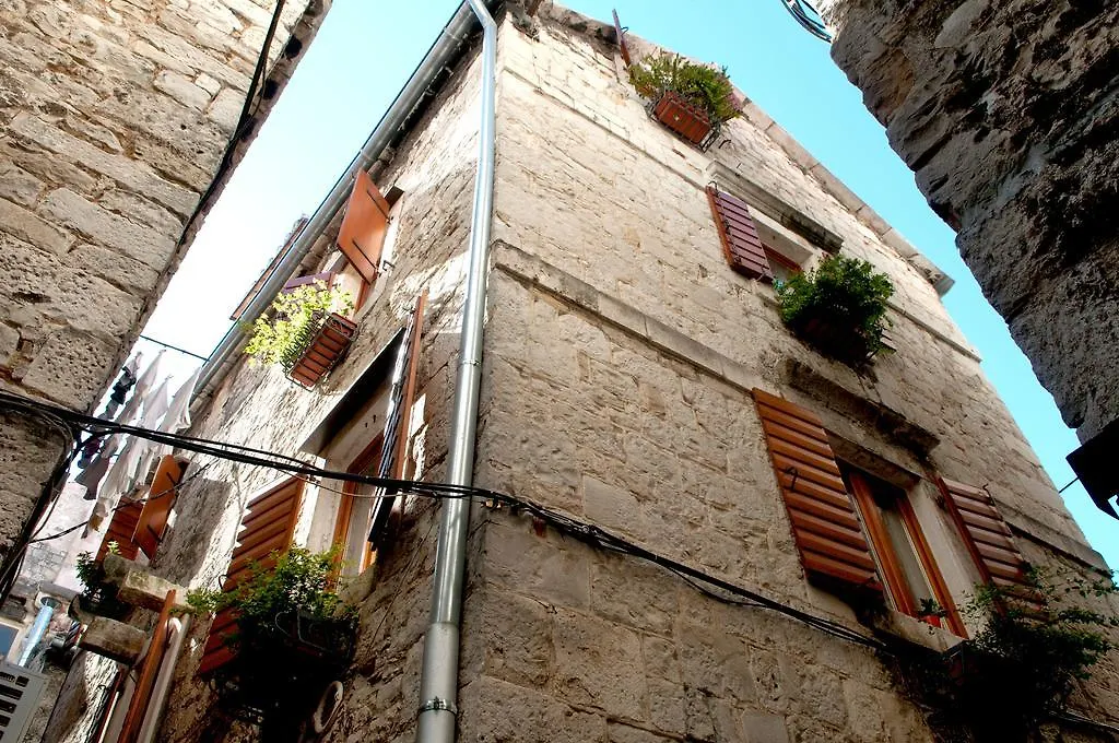 Apartments Salvezani Split