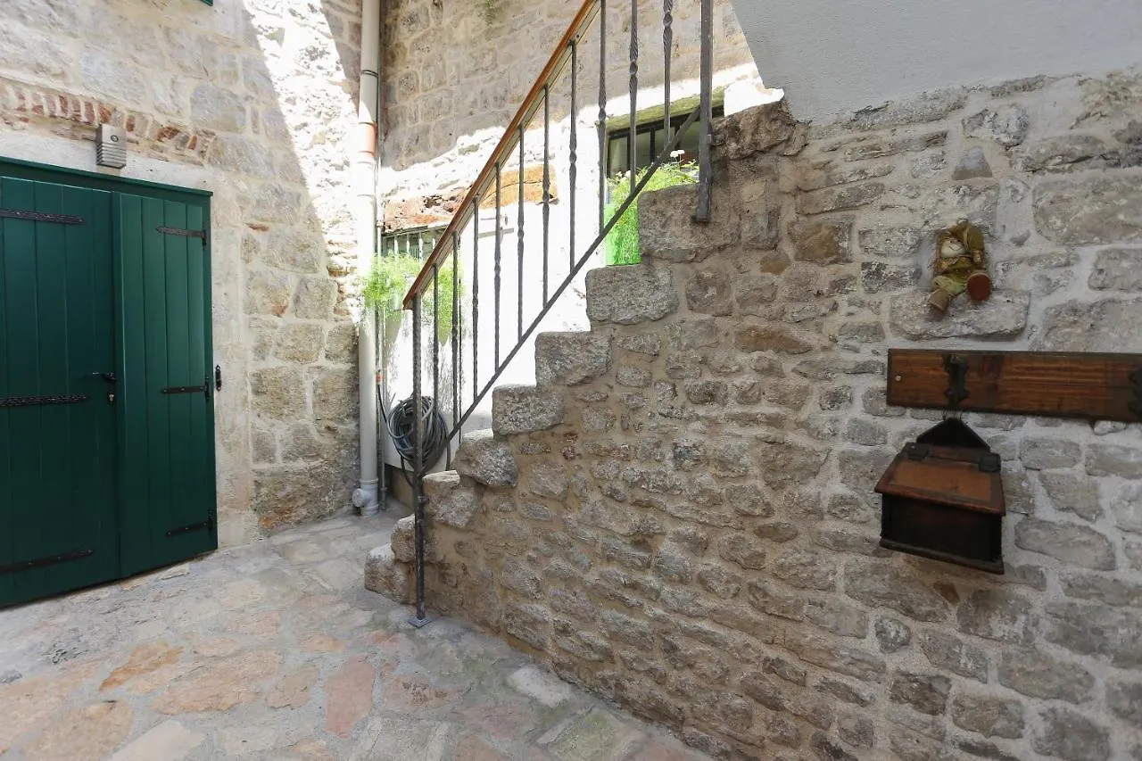 Apartments Salvezani Split