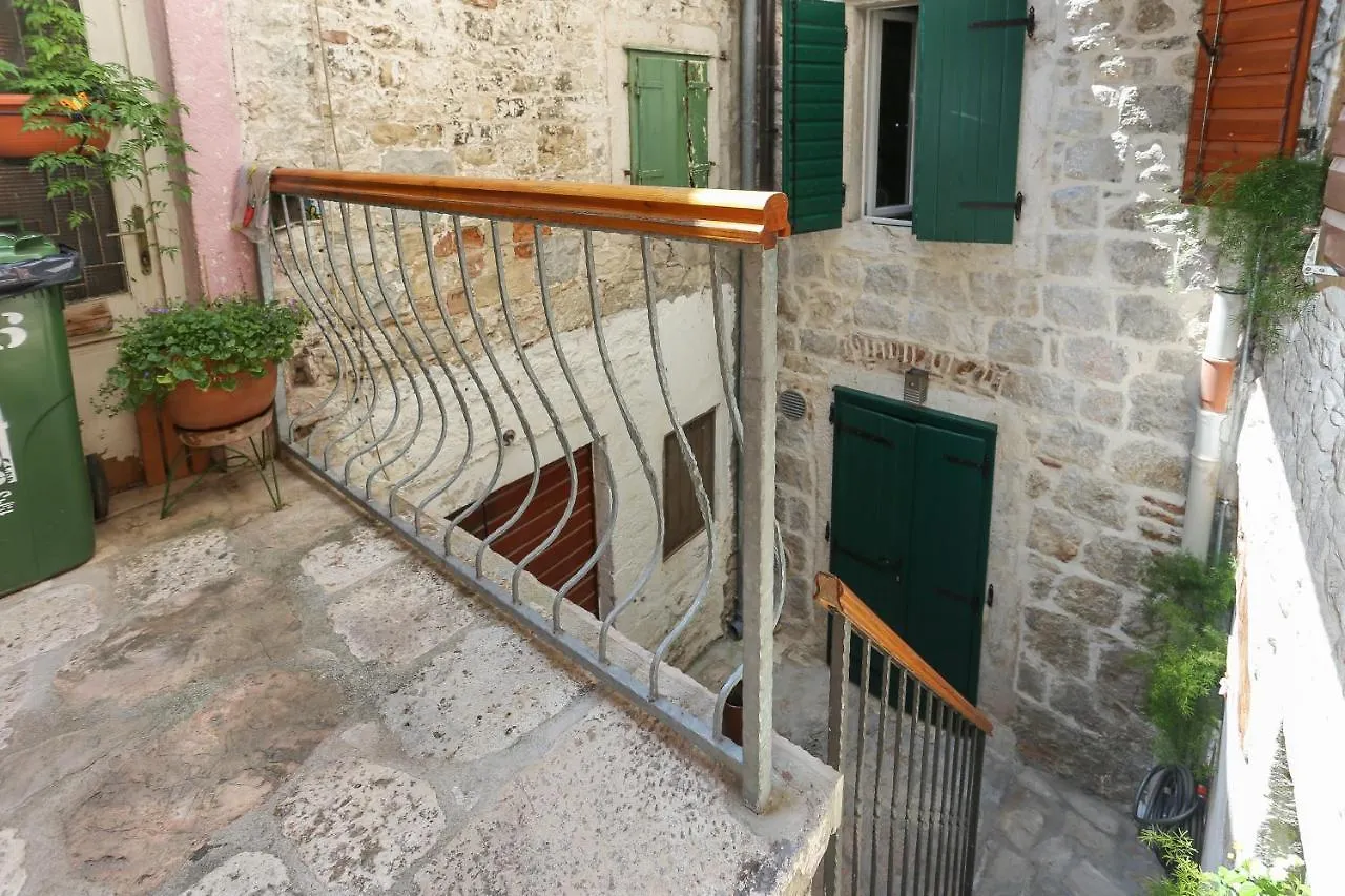 Apartments Salvezani Split 0*,