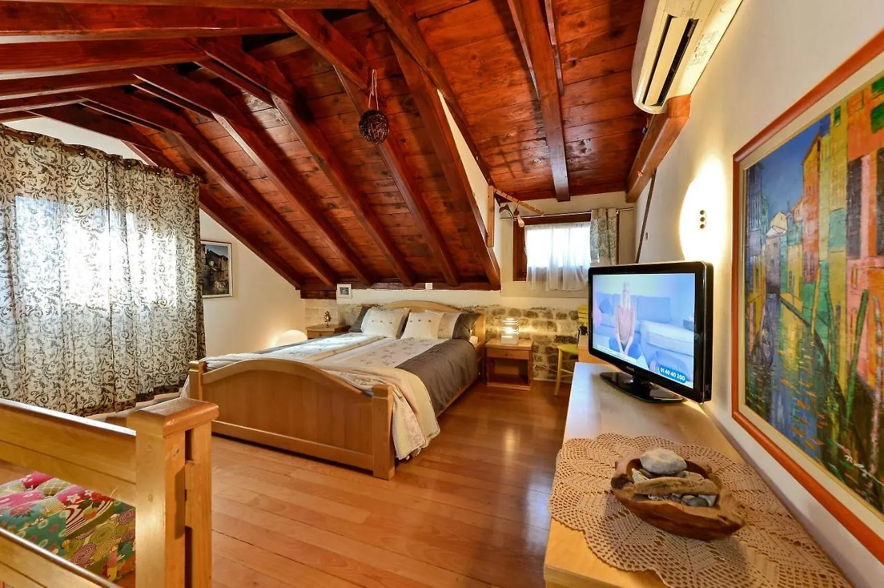 Apartments Salvezani Split
